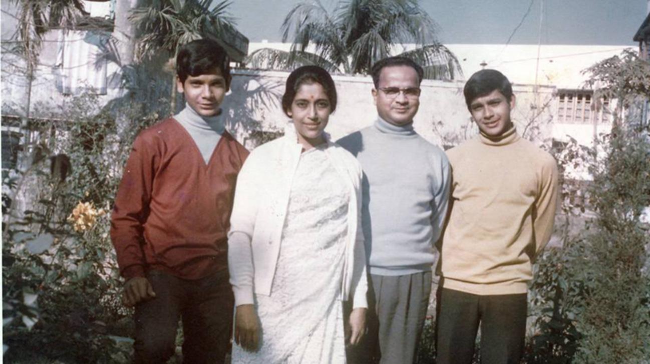 Shafi Imam Rumi with his family